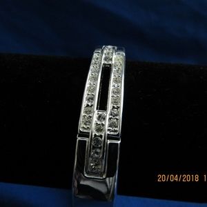 DR182.   Beautiful Silver & CZ Bracelet